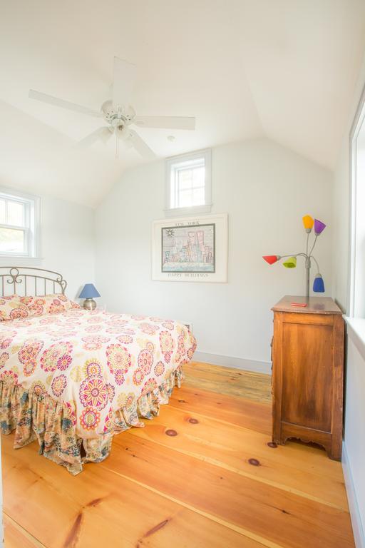 Queen Suite with Double Bed